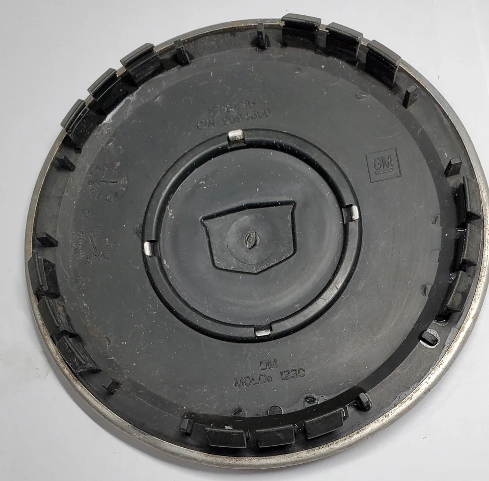 CADILLAC DEVILLE DTS 6.5" TAPACUBOS TAPACUBOS 9594600 Foto 4 de 4