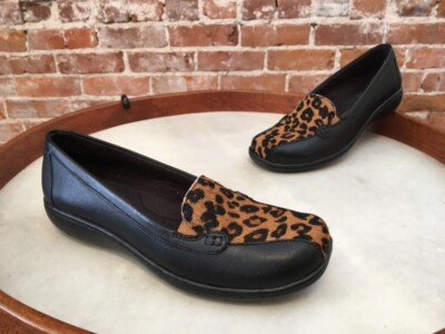 Clarks Bayou Black Leather & Leopard Haircalf Loafers Flats  display picture 3