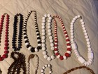 VINTAGE  BEADED NECKLACES LOT OF 19 PINKS GREEN WHITE PLASTIC PREOWNED — photo 3