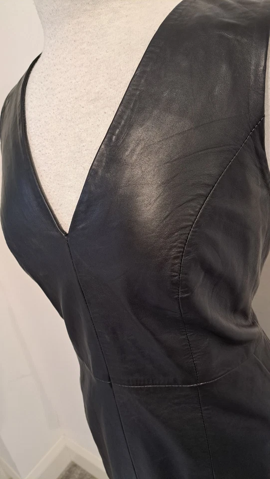 OASIS - Black 100% Genuine Leather Fitted Above the Knee V-Neck Dress - Size 14 - image 4 of 4