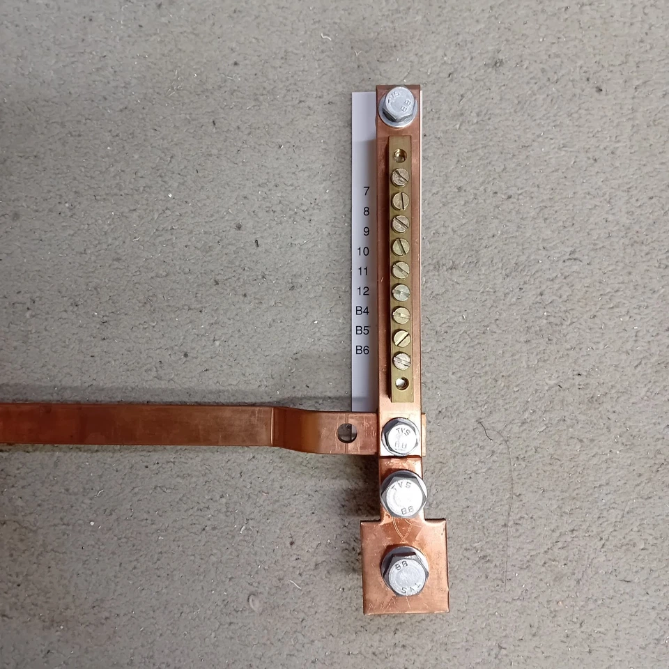 Hager 400 amp - 4 way panel board (JN204P) Earthing Bars, around the year 2001 - Image 3 of 4