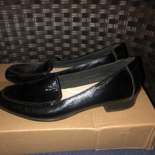 CLARKS women  s Black Loafer Shoe Size 8 COLLECTIONS by CLARK