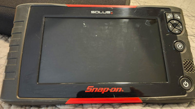 Snap-on SOLUS+ EESC337 Scanner with OBD-II Cable & Chrysler 12+8 Adapter