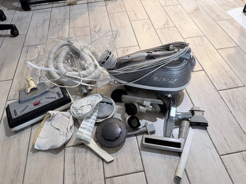 Vintage TriStar DXL Vacuum Cleaner w/ Hose And Turbobrush + Access. Bags Working