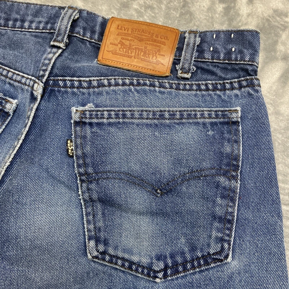 Vintage Levi’s 505 Straight Jeans Men’s Size 32x34 Blue Denim 80s Black Tab Rare - Image 4 of 4