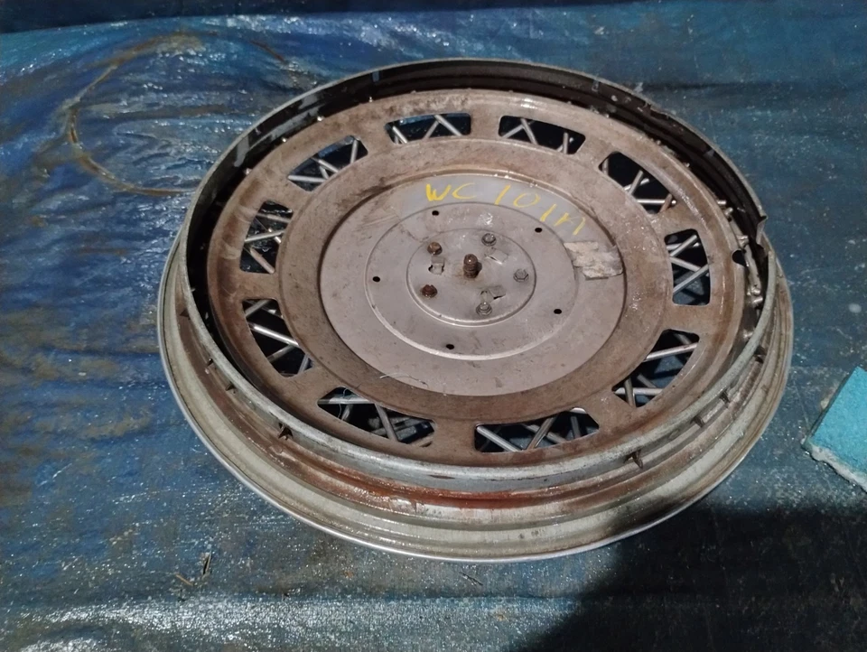 ONE 1980-1985 Oldsmobile Toronado # 4078 15" tapacubos de alambre cubierta de rueda 22509520 A Foto 4 de 4