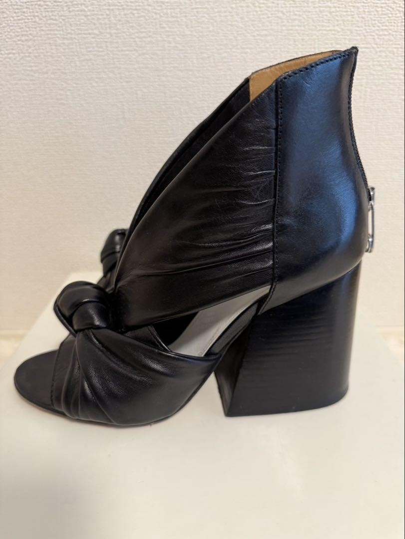 靴 Maison Margiela Tabi OPEN TOE BOOTS Maison Margiela open toe knot design Tabi Heel Boots Shoes Women