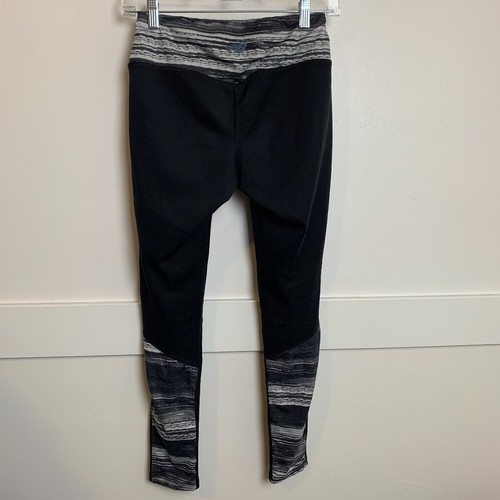 New Balance Dry Black & Gray Cropped Leggings Size Small - Picture 2 of 7