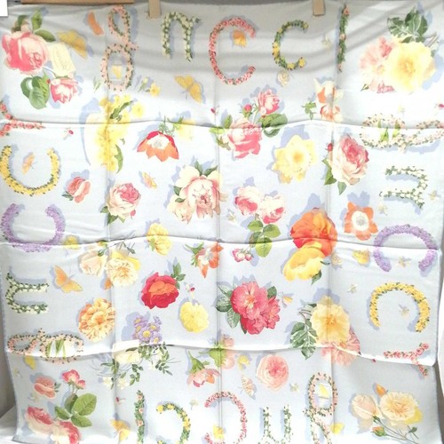 Gucci Vintage Floral Bees Butterflys Logo 100% Silk Square Scarf Blue 34" - Picture 2 of 4