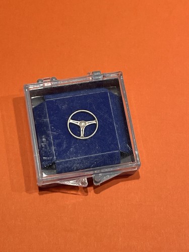 Nardi Italiano Lenkrad Pin Anstecknadel Ultra Exclusiv aus Sammlung