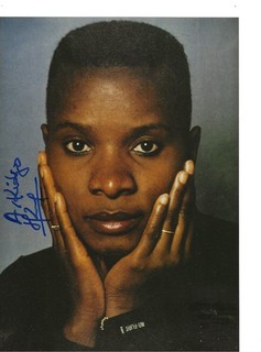 Angelique KIDJO West African Rhythm Jazz etc Singer Songwriter Signed 5x7 Photo
