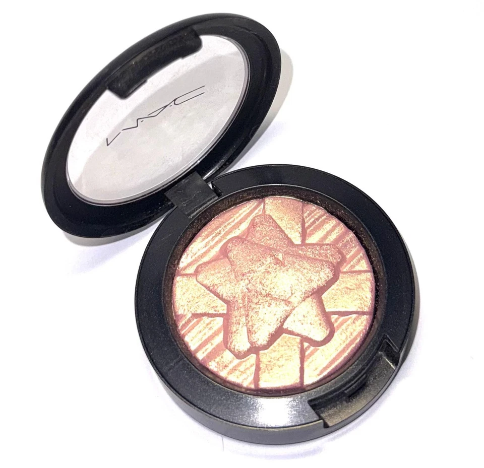 M.A.C Extra Dimension Skinfinish Poudre Lumière Bleaming Blush  5g - Bild 3 von 3