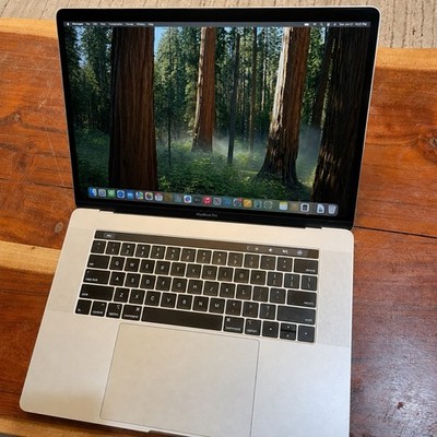 Apple MacBook Pro 15'' 2019 i7 2.6GHz 16GB RAM 160GB Intl UHD 630 Radeon Pro 555x