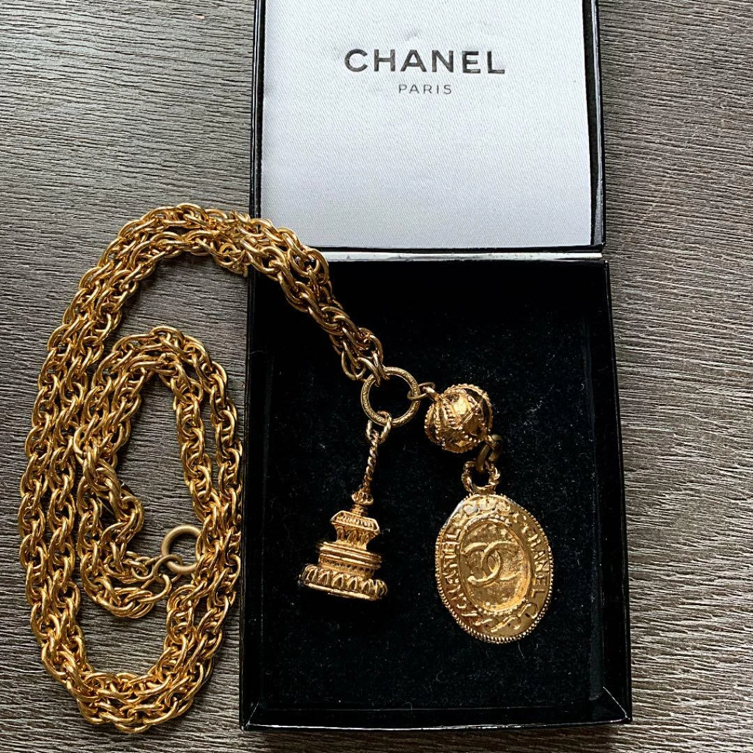 CHANEL Vintage Long Necklace Gold Plated Thick Chain CC Logo Charms with  Box