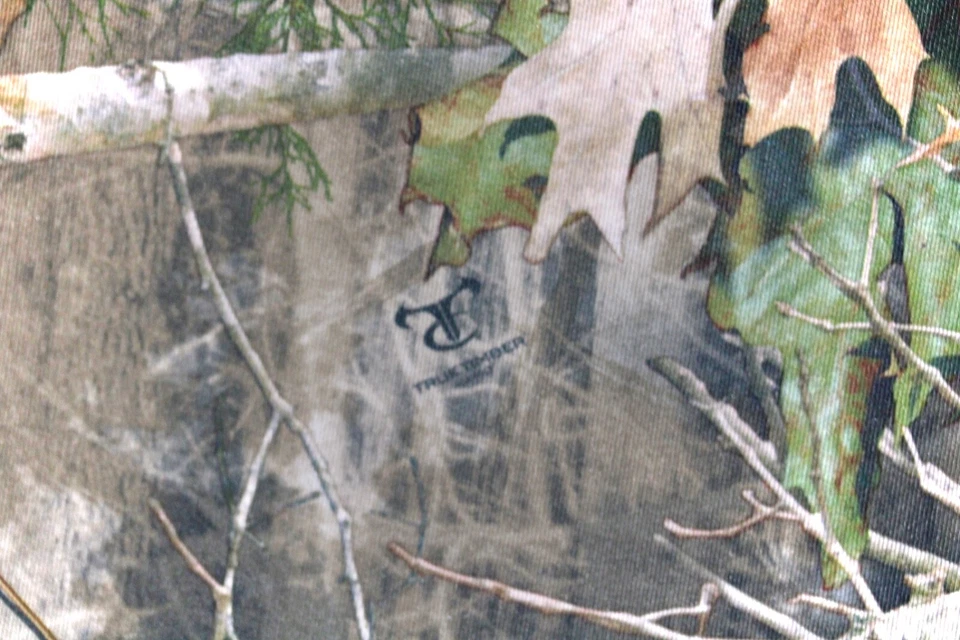 TELA DE CAMUFLAJE VERDE HTC MADERA VERDADERA 30 YARDAS POLI LYCRA 2 VÍAS ELÁSTICA 59" ANCHO Foto 2 de 4