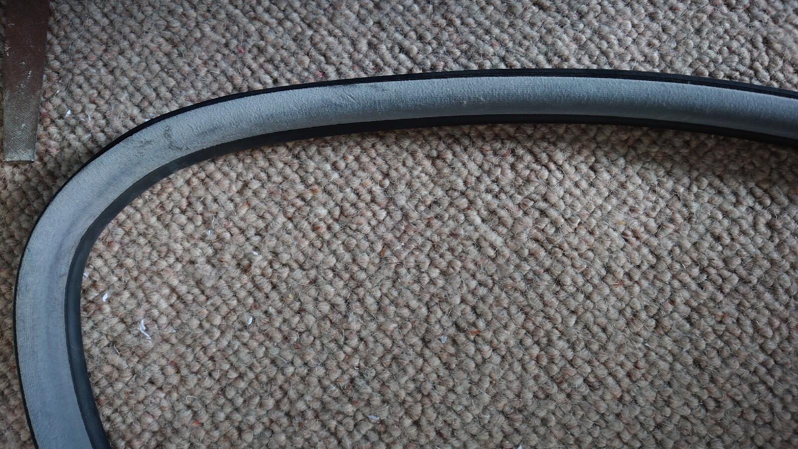 BMW 3 Coupe E46 Rear Left Vent Window Inner Gasket Seal 8252621  