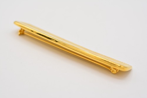 Vintage Pin Brooch Brushed Gold Large Comb Hair Dresser Barber 1980s BinA8 - Picture 8 of 12