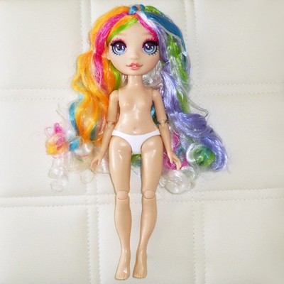 NEU Rainbow High Puppe Amaya Raine von Creative Crystals ohne Zubehör