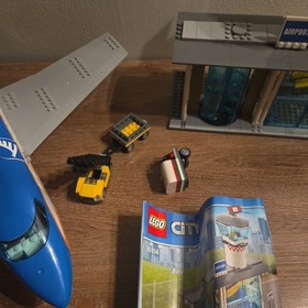 LEGO CITY: Airport Passenger Terminal (60104) 