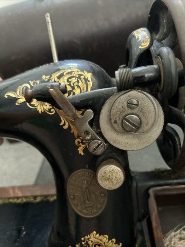 Vintage Singer Handkurbel Nähmaschine Nr.F45277640 mit Koffer und Schlüssel - Bild 12 von 20