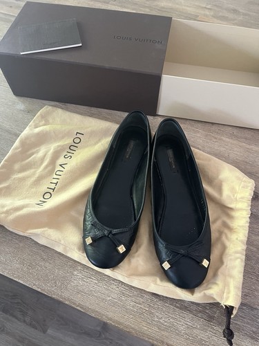 BLACK LEATHER LOUIS VUITTON BALLET FLATS Size 40