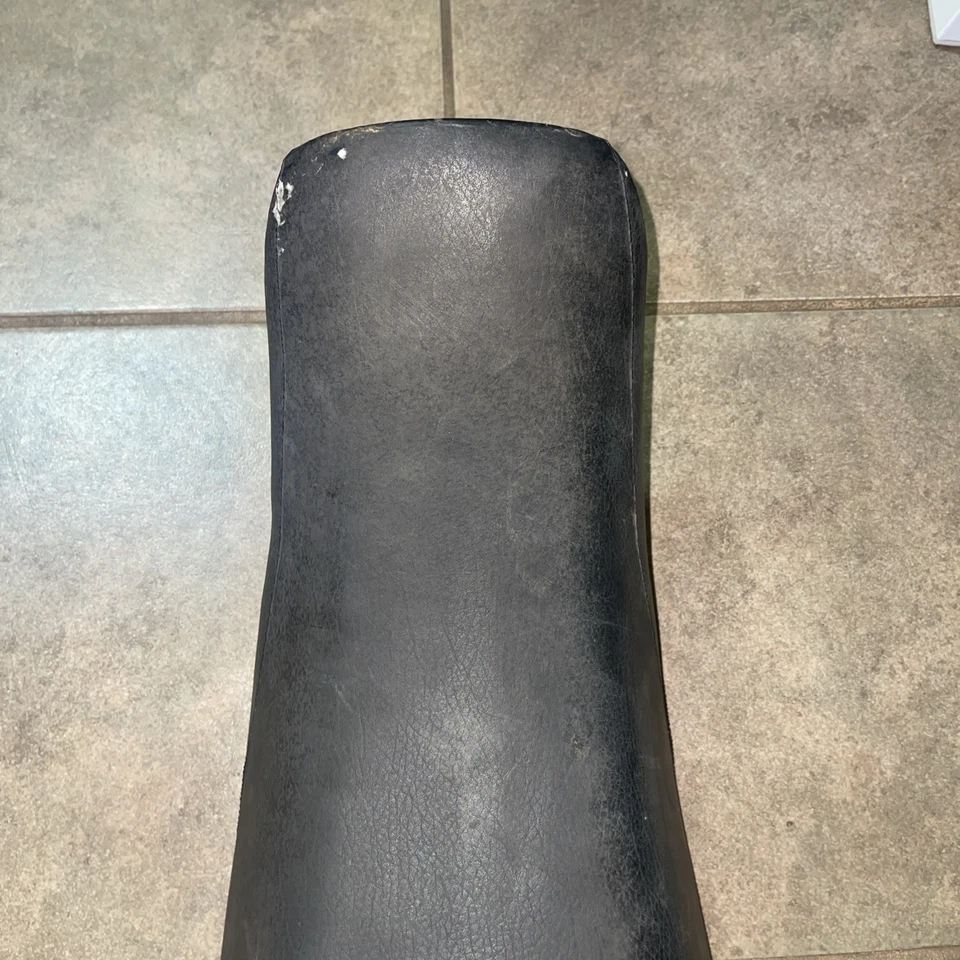 1982 Yamaha YZ125 82-83 сиденье седло в сборе YZ100 YZ yz 125 5 X 4-W2473-00-00 - Изображение 4 из 4