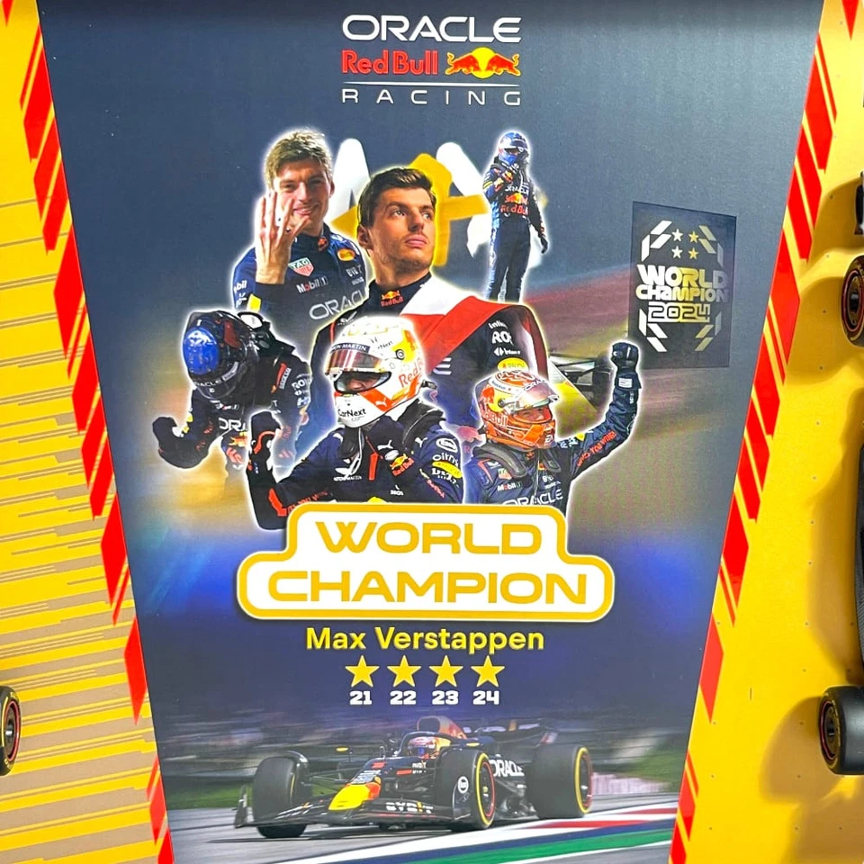 Set Modellini F1 Bburago 1/43 4x Oracle Red Bull Racing Max Verstappen 4 Time... - Immagine 3 di 4
