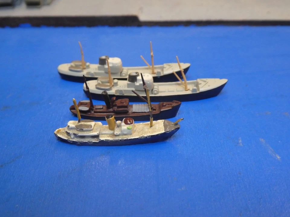 kleines Konvolut Fischereifahrzeuge (-) in 1:1250 Hersteller Wiking