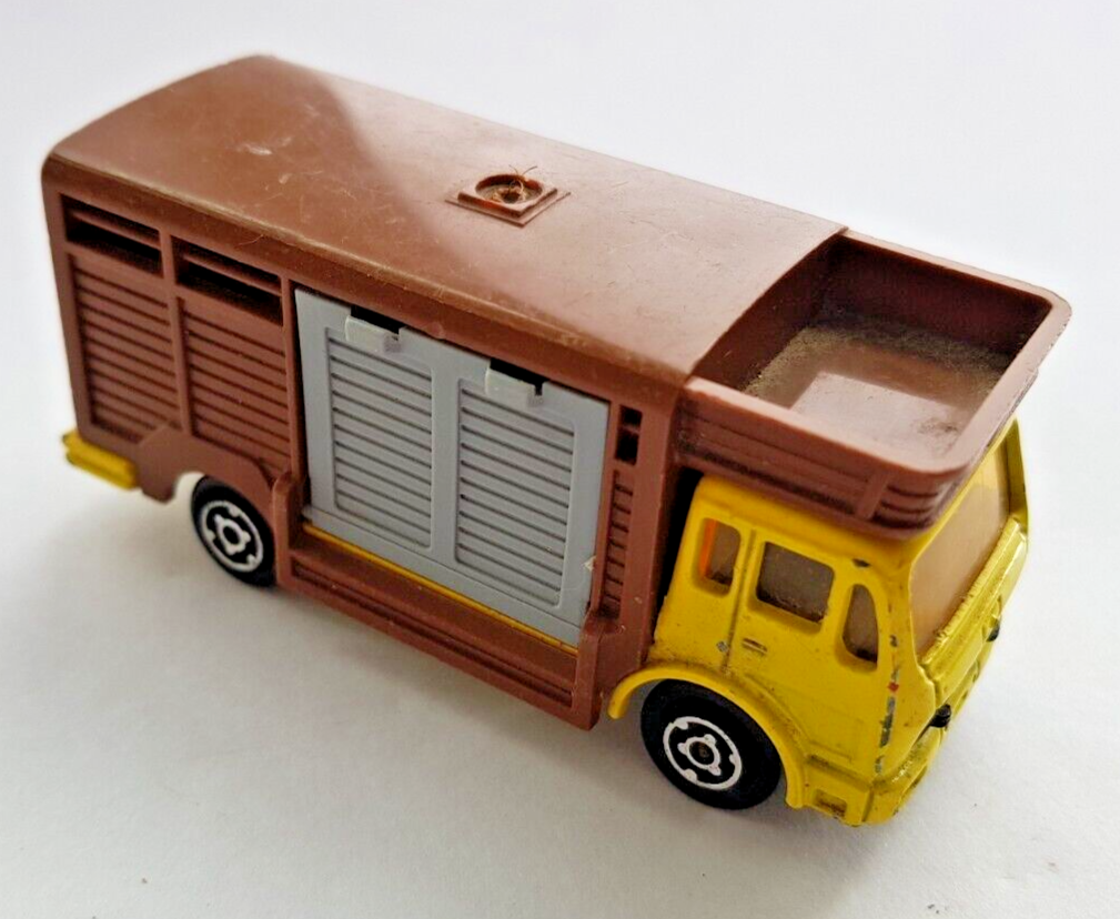 Lot De 14 Voitures Miniatures Anciennes Majorette Série 200 - France, Métal, Rail/route, Occasion
