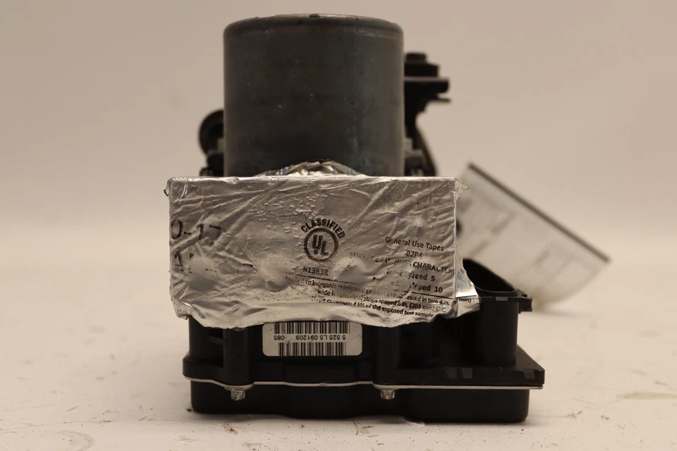 Nissan 370Z 2010 tracción trasera A/T potencia antibloqueo ABS bomba de freno OEM Foto 2 de 4