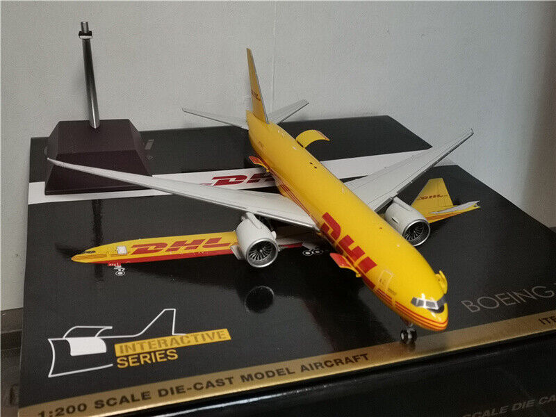 GeminiJets FOR DHL Express B777-200LRF N774CK Hatch opening GeminiJets FOR DHL Express B777-200LRF N774CK Hatch opening