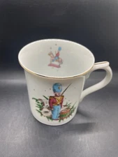VTG The Cellar 7oz 1992 SOLDIER Macys Christmas Coffee Tea Cup Mug 3.5"