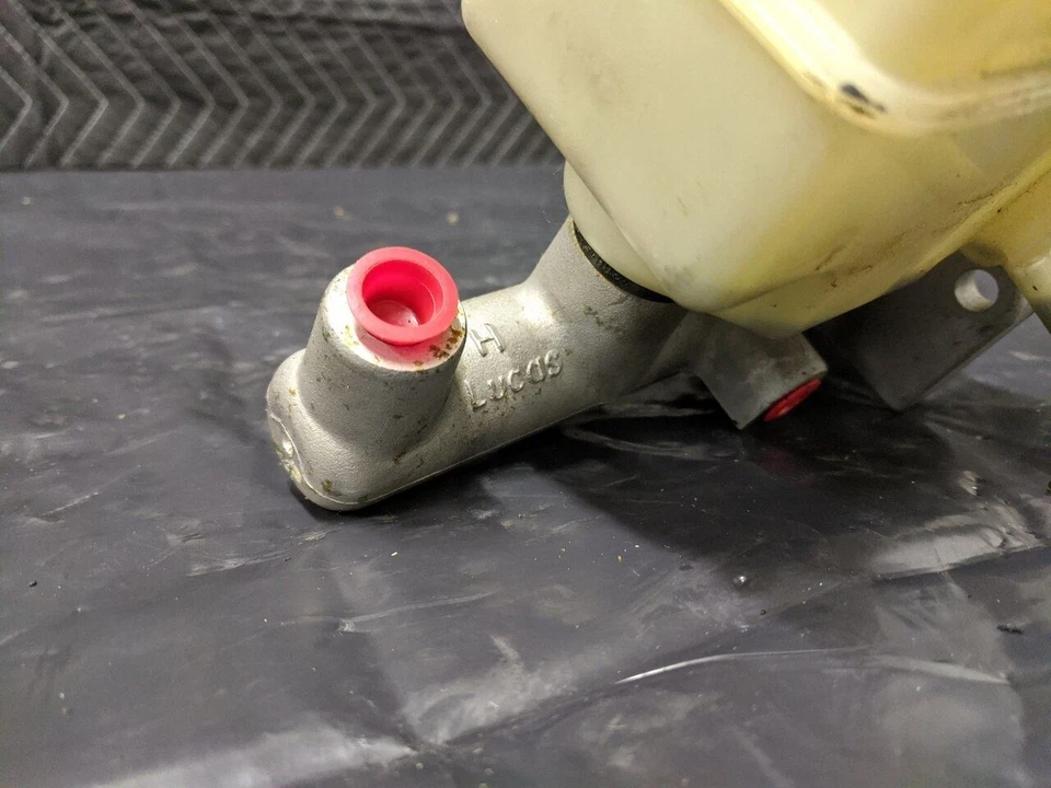 Cilindro maestro de freno BMW E38 serie 7 34316764190 Foto 3 de 4