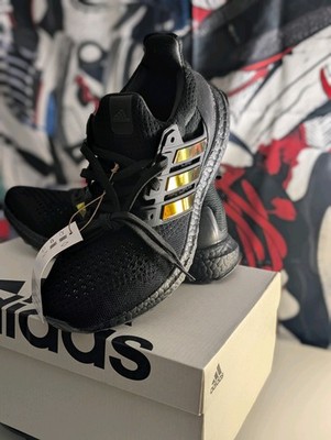 Adidas UltraBoost 4.0 DNA Black Gold Metallic Stripes Sizes 7 & 7.5 Mens Shoes