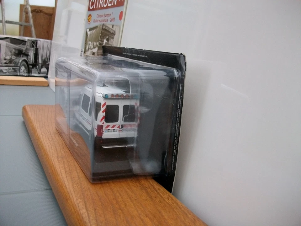 Collection Utilitaires CITROËN N°24 Jumper I Police Nationale 2002 avec sa revue - Photo 3/3