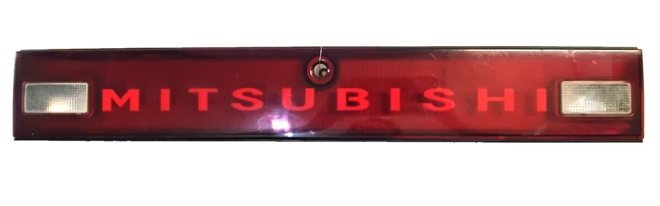 Mitsubishi 3000GT: 1991, 1992, 1993, luz trasera central / reflector / panel Foto 3 de 4