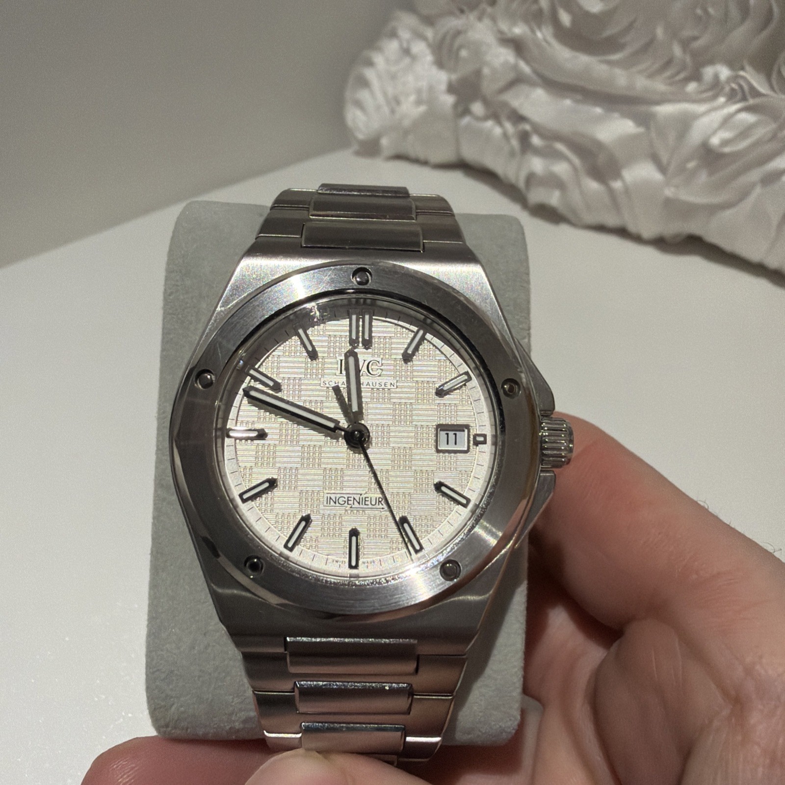 IWC Ingenieur Stainless Steel White 40mm Watch IW328902 Box Papers Minty