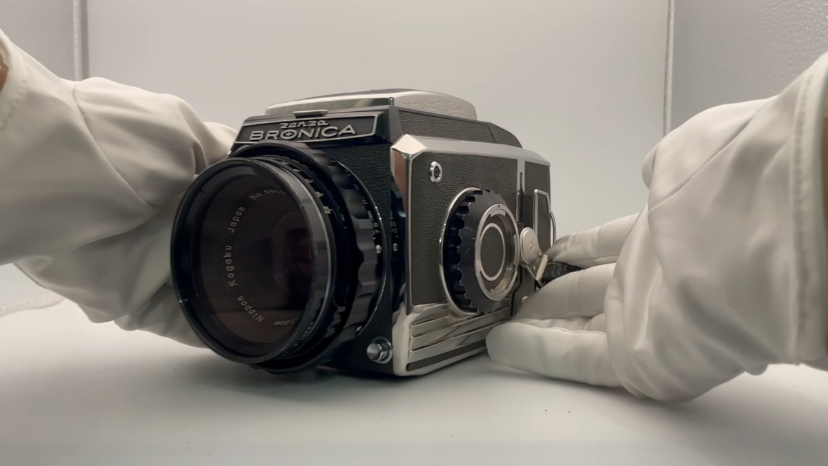 Read ] Zenza Bronica S2 Film Camera Nikkor P 75mm f2.8 Lens
