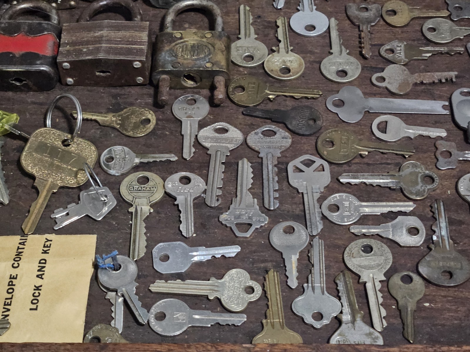 Craft Lot of Vintage To Modern Locks & Keys MasterLock Yale Slaymaker Steampunk 