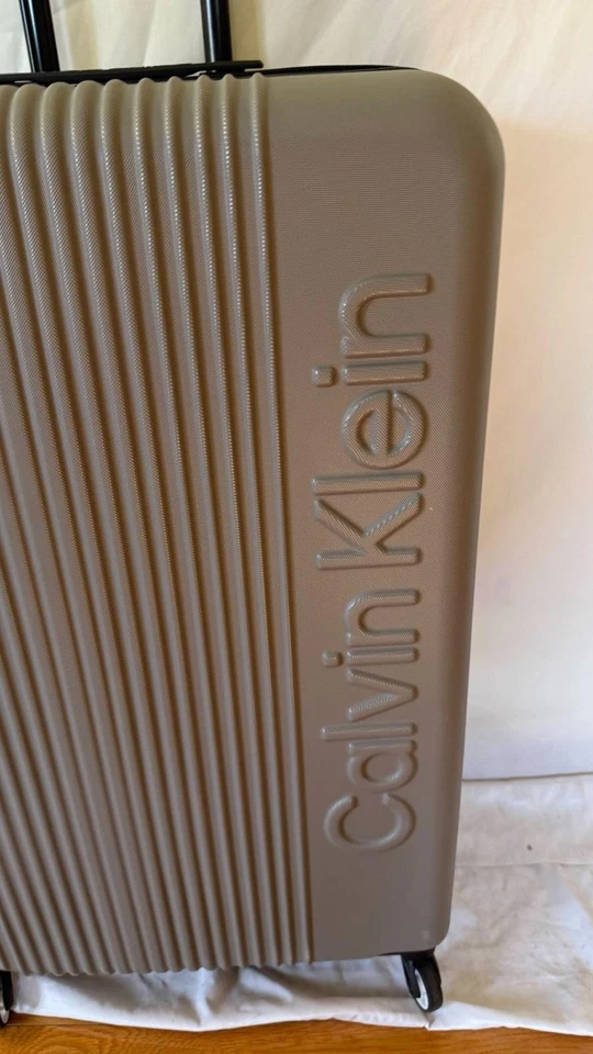 Nuevo Maleta Rígida Grande Gris CALVIN KLEIN Maleta Ligera Giratoria 28" Foto 3 de 4