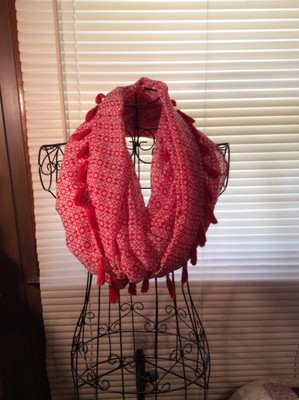 Écharpe Géométrique Rouge Et Blanc - Châle, Foulard, Shemagh - Neuf Sans étiquette - Légère Avec Franges