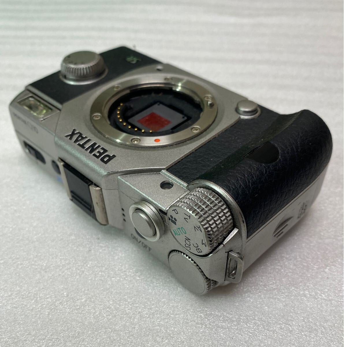 PENTAX Q10 Silver 12.4MP Digital Camera Body English PENTAX Q10 Silver 12.4MP Digital Camera Body English