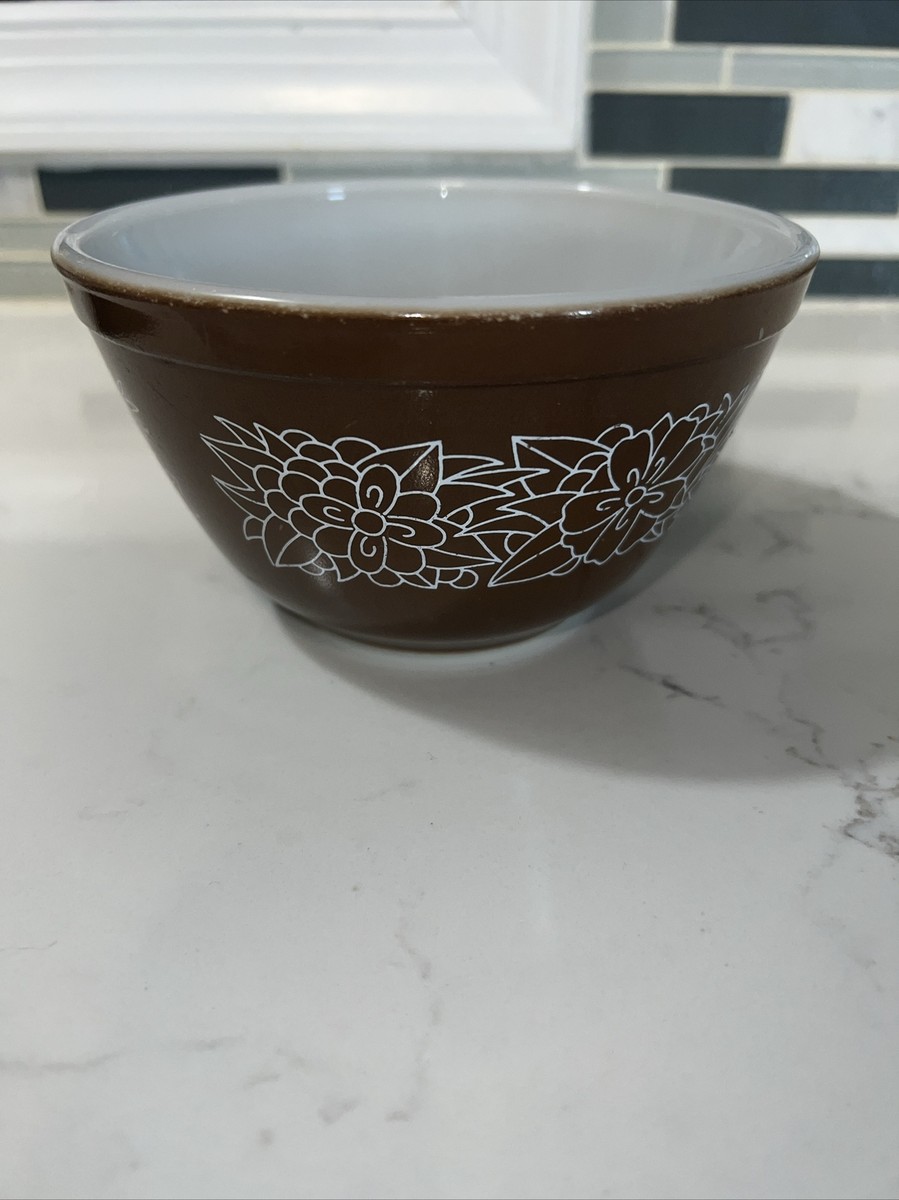 Pyrex Pint Small Brown Nesting Mixing Bowl #401 Vintage