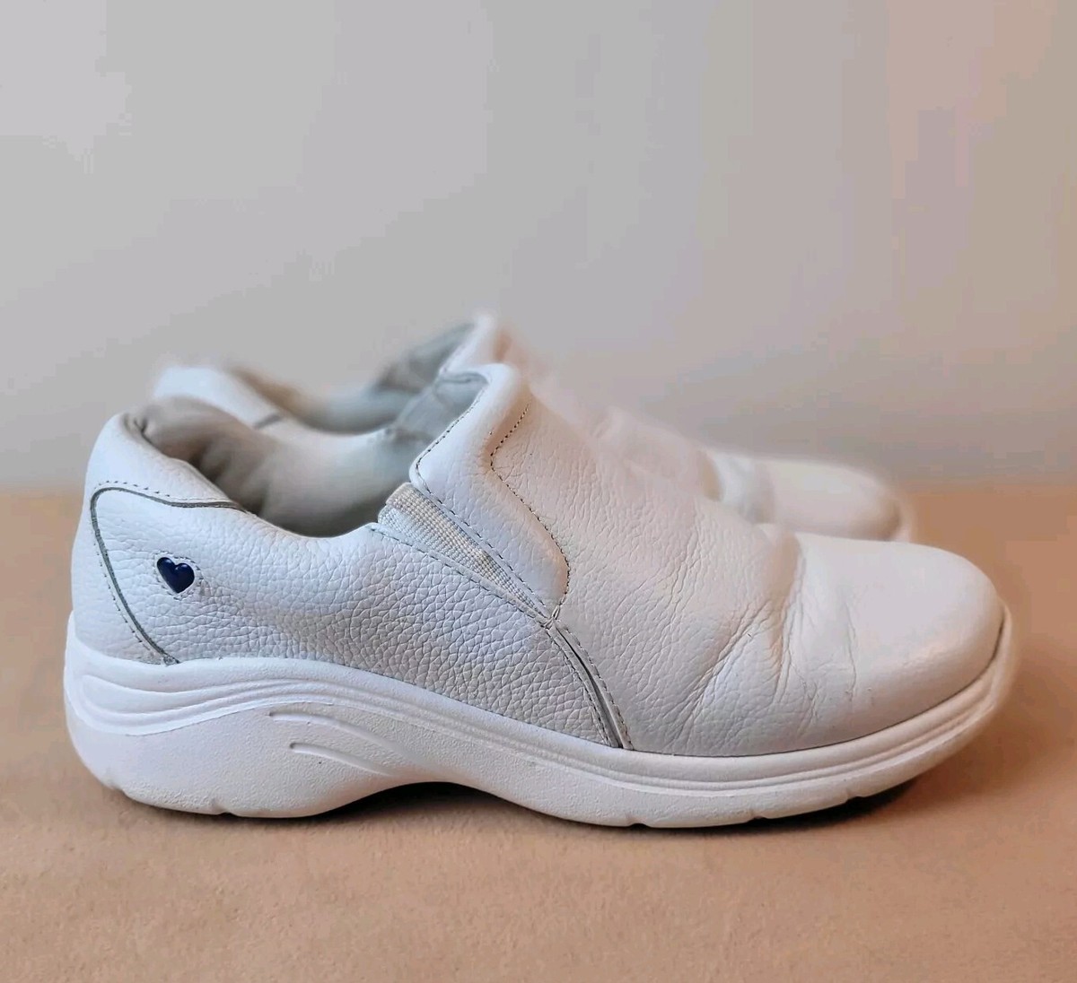 Hotel Kalinga Af1 Suela Kalinga Ashok Le Coq Sportif Mujer Blancas