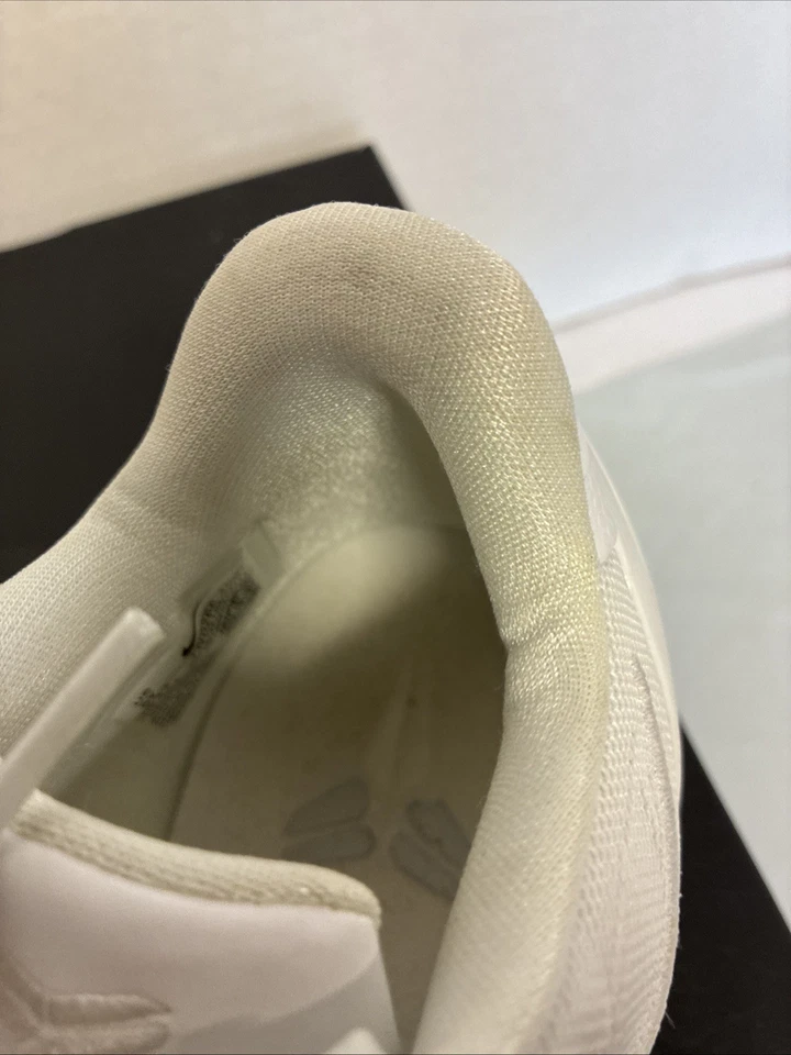 Nike Kobe VIII (GS) Juvenil Talla 7 Foto 3 de 4