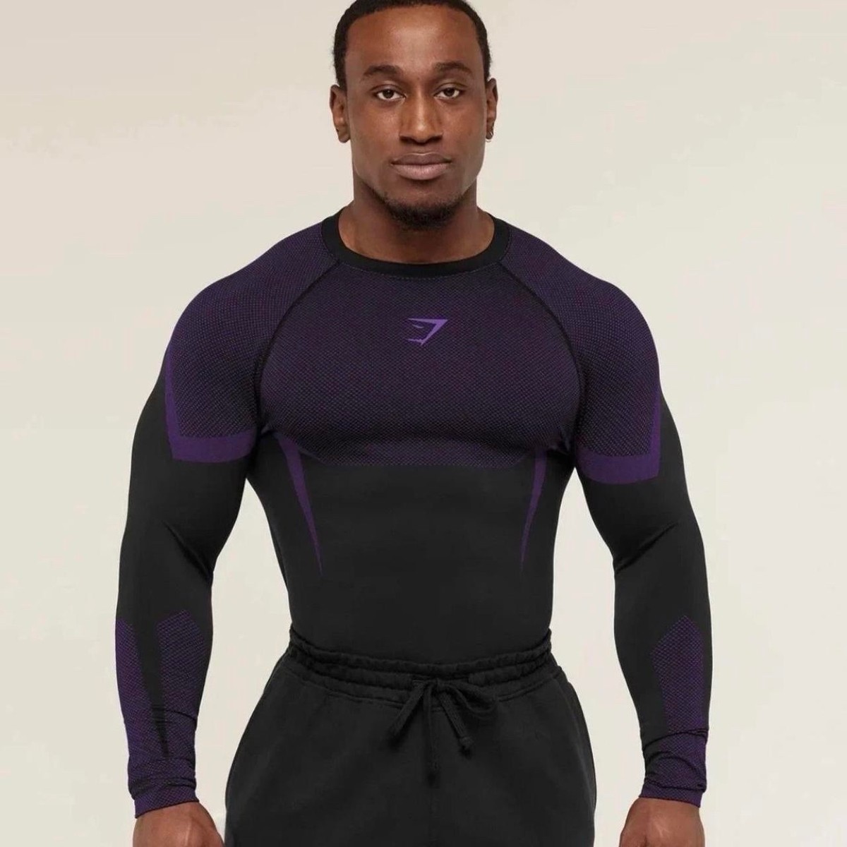トップス  Onyx 5.0 Seamless Long Purple M Gymshark Onyx 5.0 Seamless Long Sleeve T-Shirt Black/Purple Size