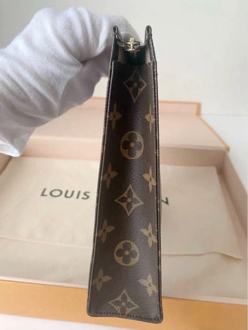 Complete with accessories Excellent condition Lou… - image 9