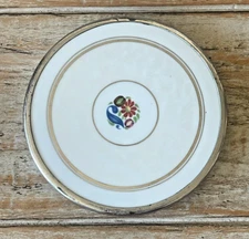 Royal Rochester Fraunfelter Floral Center White Luster Trivet