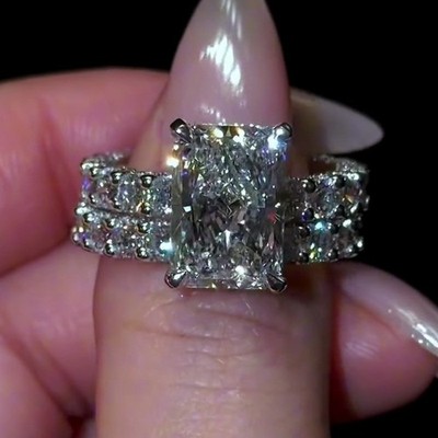 5,85 TCW Strahlender Moissanit Braut Set Verlobungsring in 14K Weißgold vergoldet