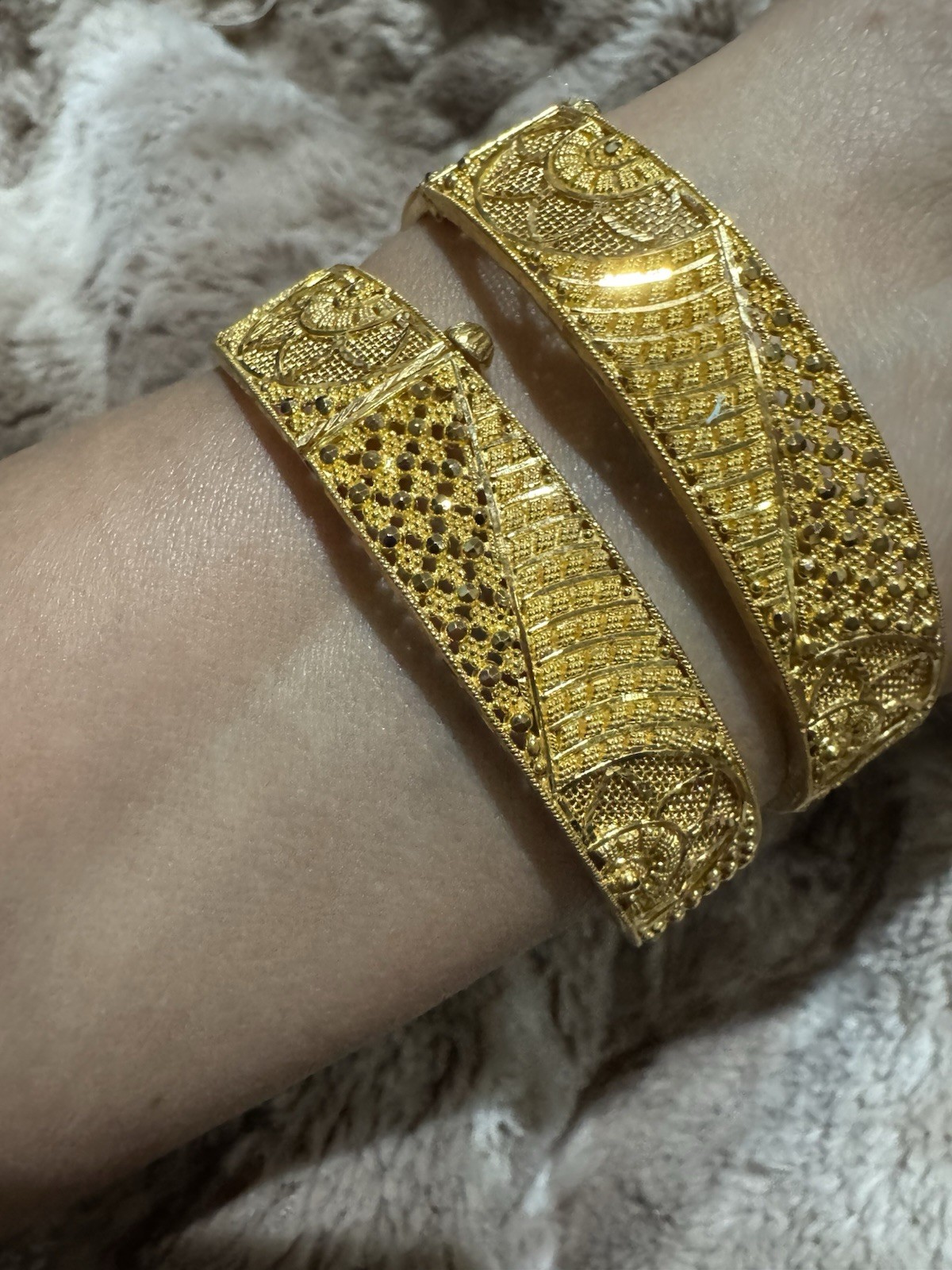 22K Solid Gold Hinged Bangles – Matching Pair (Se… - image 6
